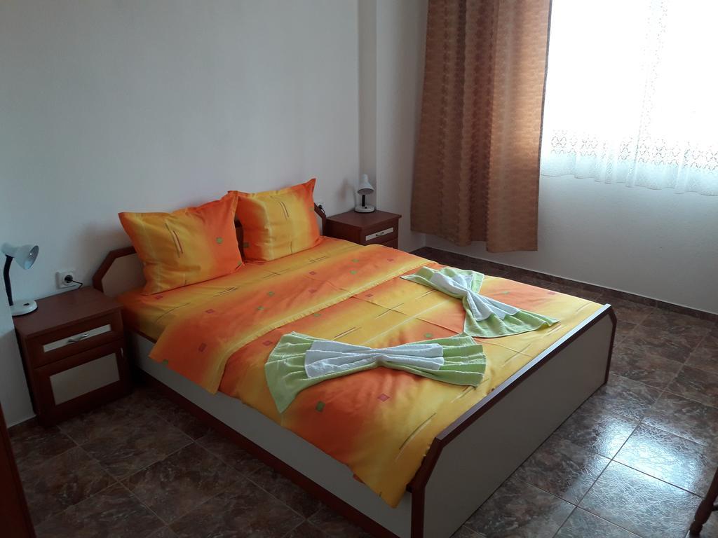 Georgievi Guest House Pomorie Eksteriør billede