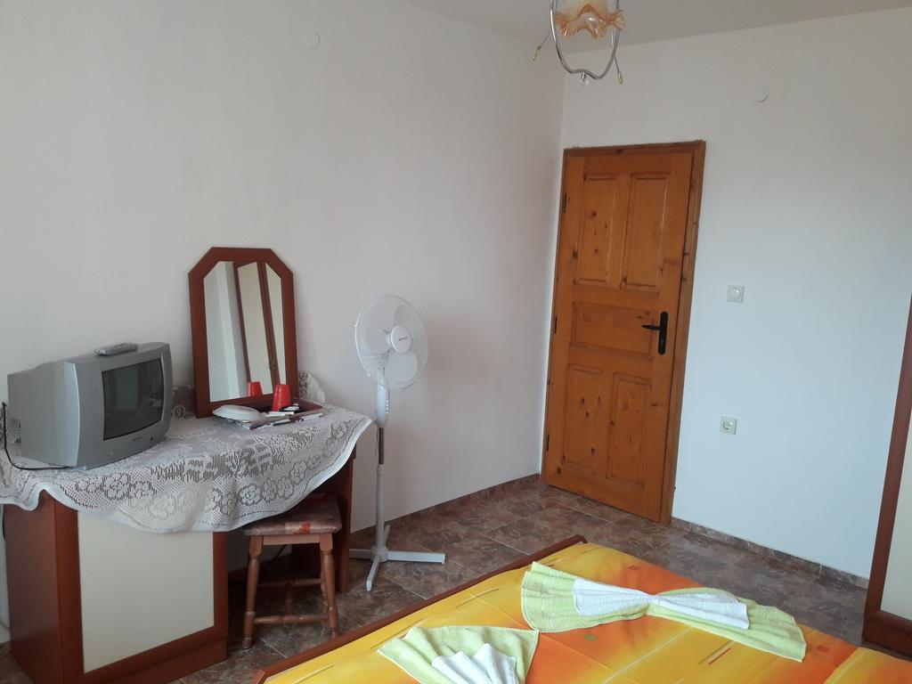 Georgievi Guest House Pomorie Eksteriør billede